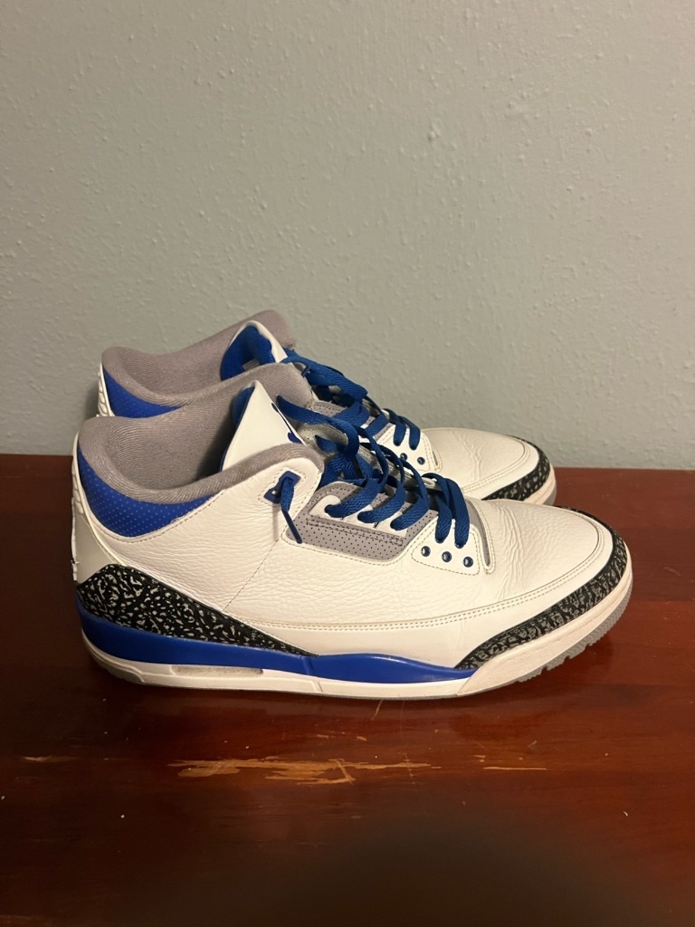 Nike Retro Basketball Sneakers in White and Royal BlueAir Jordan 3 Racer Blue - Picture 3 of 10